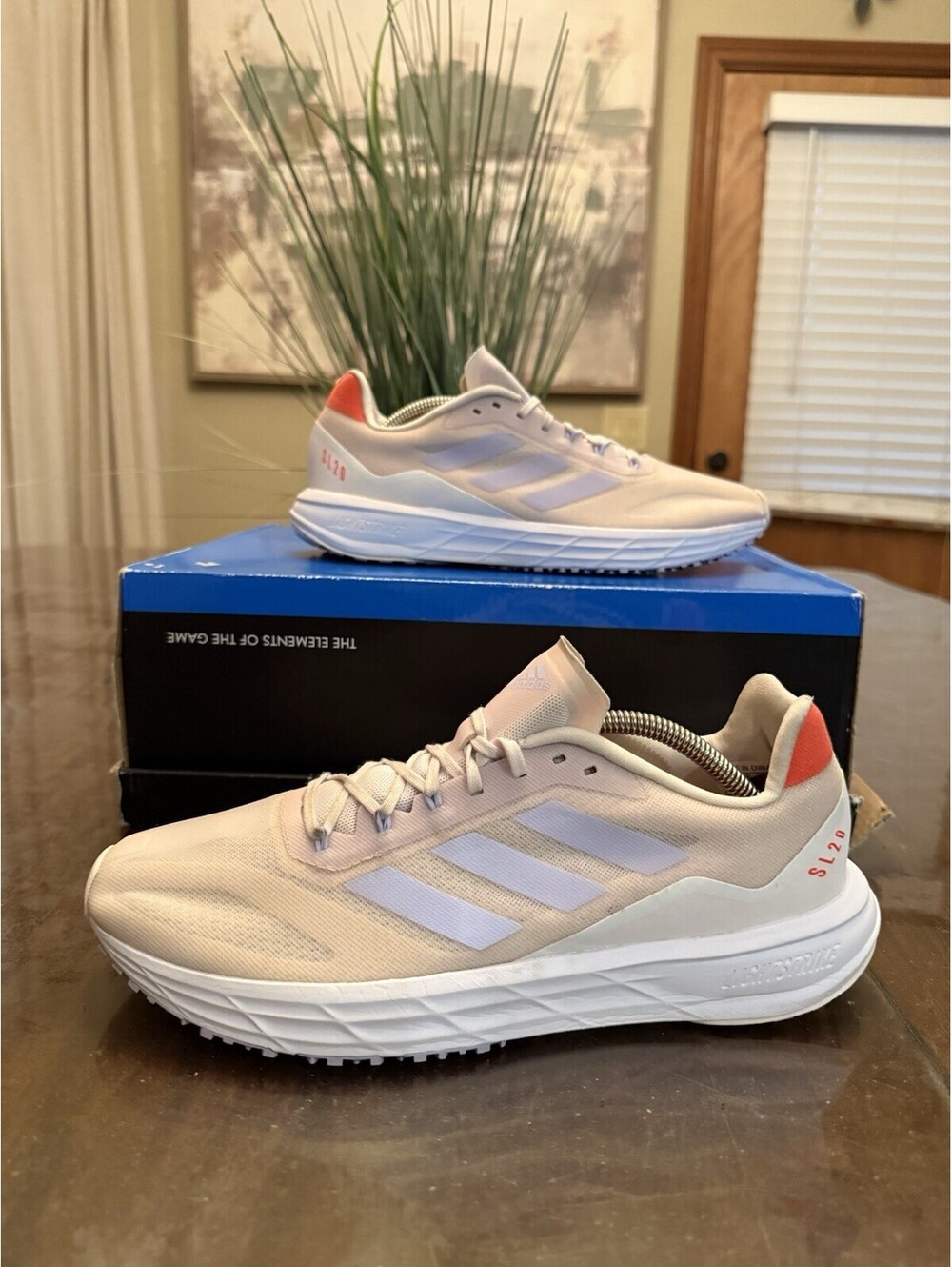 Adidas Women’s SL20 Size 8.5 , Coral Q46192